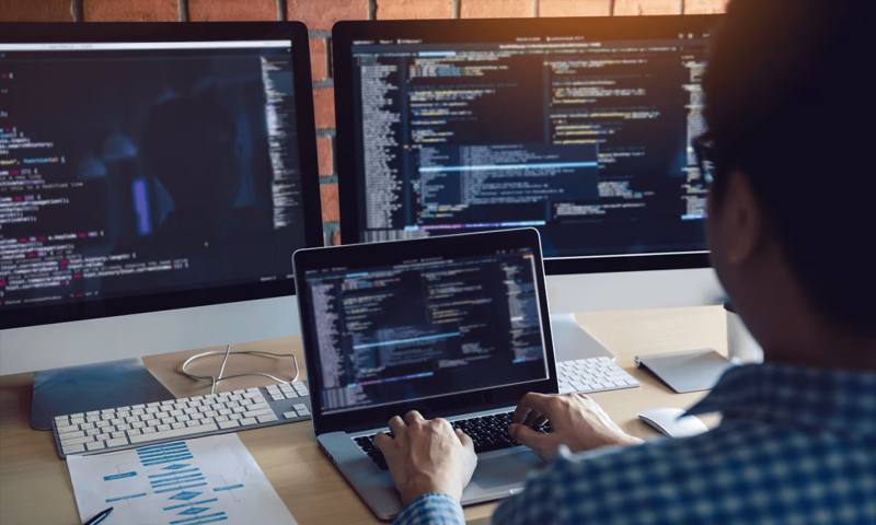 数据科学选型：R与Python如何赋能大埔县网站建设？